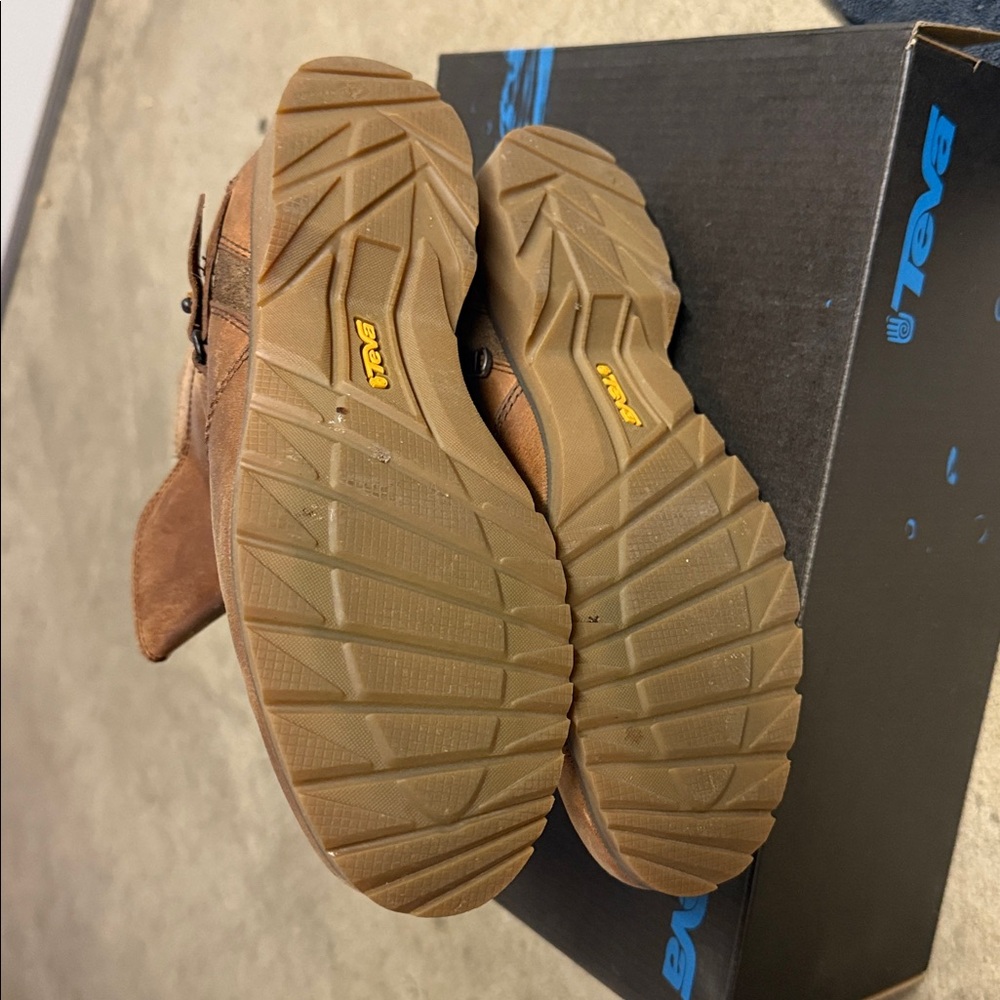 Brand new Teva women's Rustic Brown Leather Boots - Picture 10 of 10